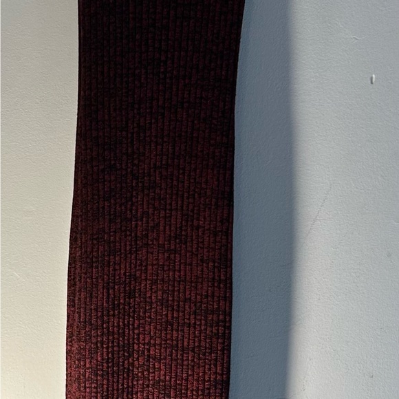 NWOT House of Harlow 1960 women’s maroon knit dress and is ankle length size XS - Picture 6 of 7